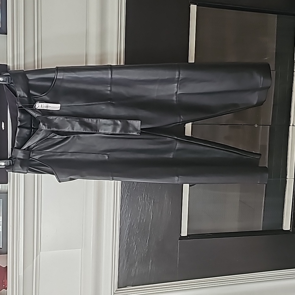 Black imitation leather pant size 6 regular